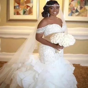 Luxusné Elegantné Afriky Morská víla Svadobné Šaty 2019 Volánikmi Ramena Perly Čipky Späť Svadobné Šaty svadobné šaty